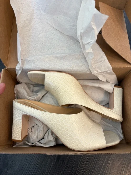 Reformation Leather Cream Croc-Embossed Block Heel Mules NEW Sz 11 - Picture 6 of 7